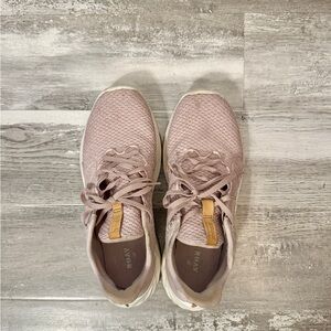 New Balance Women's Light Pink Sneakers